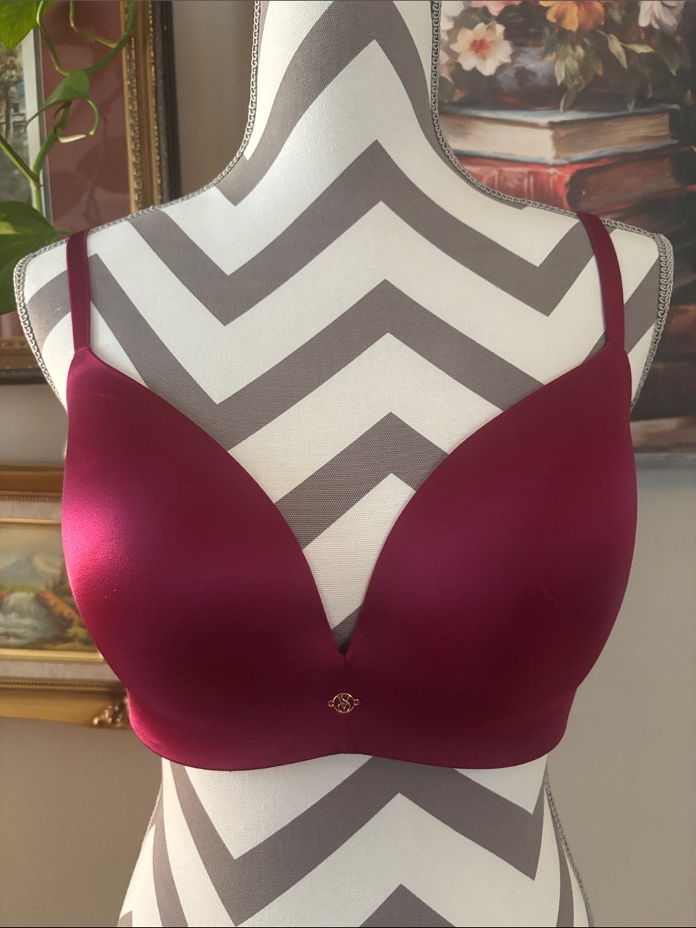 Victoria's Secret Smooth Plunge Bra in Deep Wine